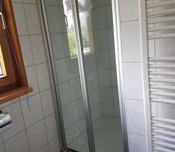 Haus Talsperreneck بيت للعطل *